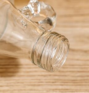 Rounded bottle mouth, smooth and rounded, with no burrs,