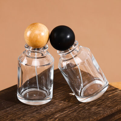 RX019-XB225 100ml Round Glass Perfume Bottle with Natural Wooden Ball Cap