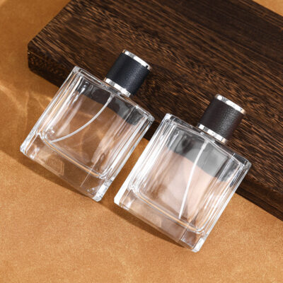 RX017-XB179 Luxury 100ml Square Glass Perfume Bottle with Embossed Leather Cap