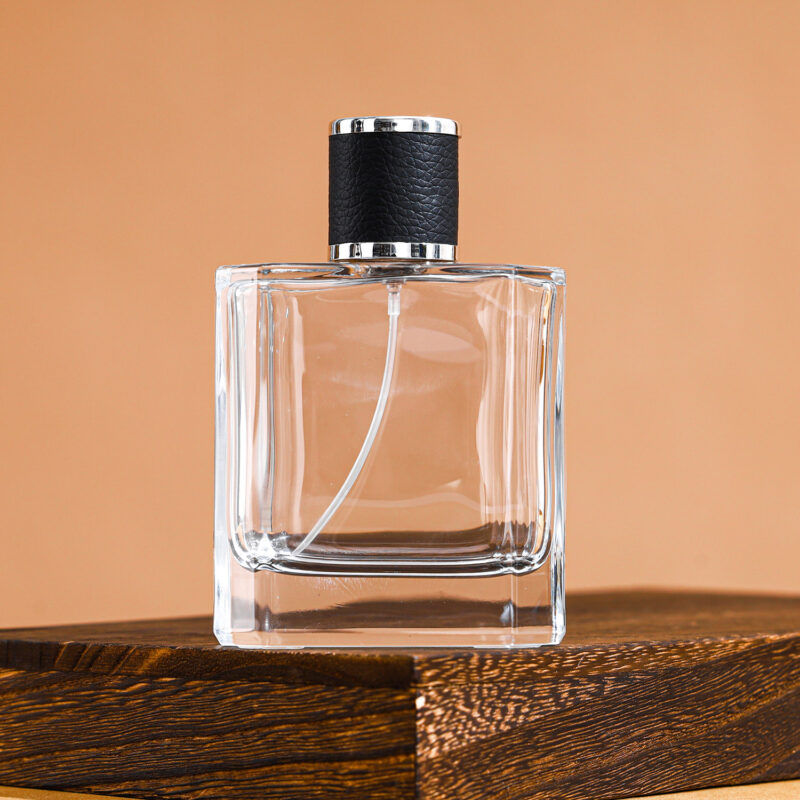 RX017-XB179 Luxury 100ml Square Glass Perfume Bottle with Embossed Leather Cap