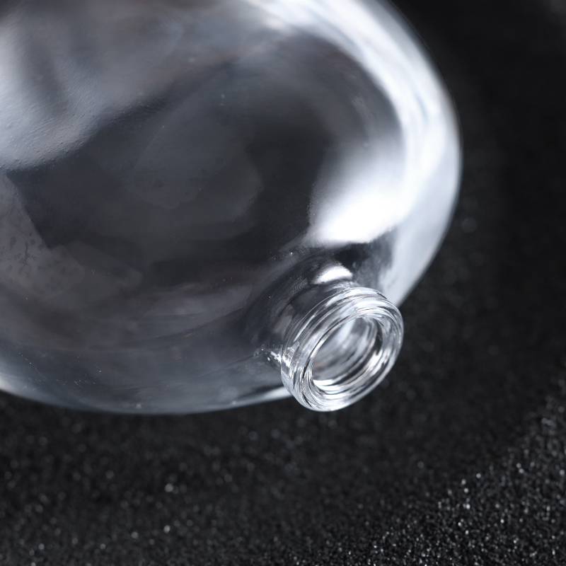 RX011,75ml Elegant Oval Glass Perfume Bottle - Crimp Neck with Acrylic & Electroplated Caps