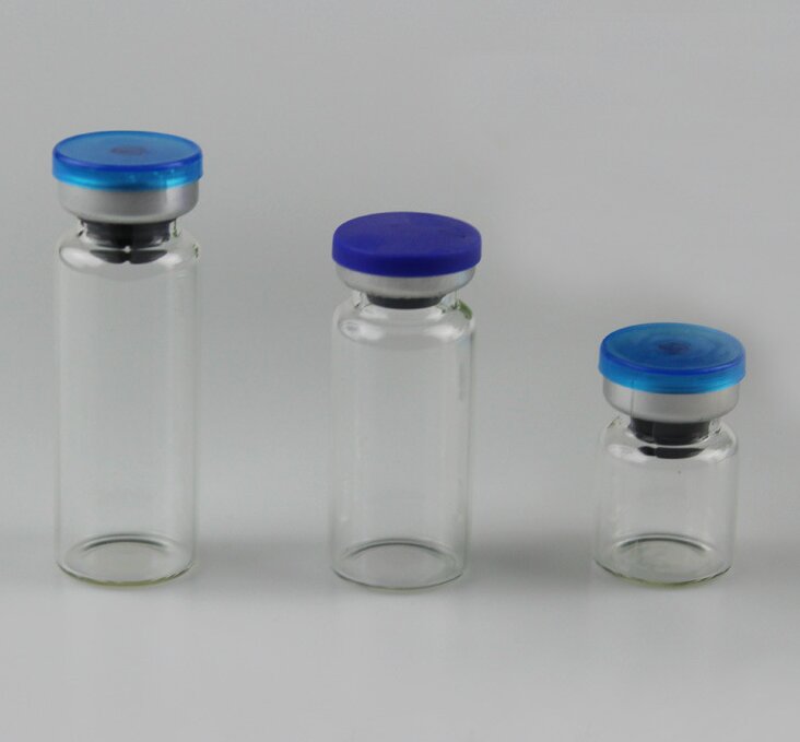 Pharmaceutical glass vial with butyl rubber stopper and flip-off aluminum-plastic cap