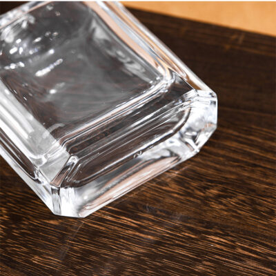 RX017-XB179 Luxury 100ml Square Glass Perfume Bottle with Embossed Leather Cap